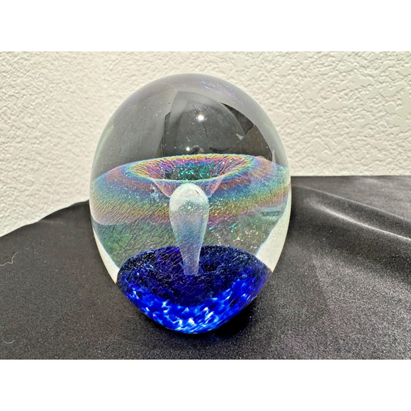 ROBERT EICKHOLT Art Glass Egg Shape Signed 2001 Paperweight - Picture 1 of 6